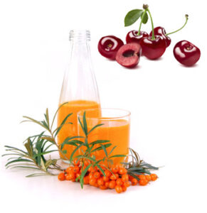 Sauerkirschen und Sanddornfrücht und -saft
