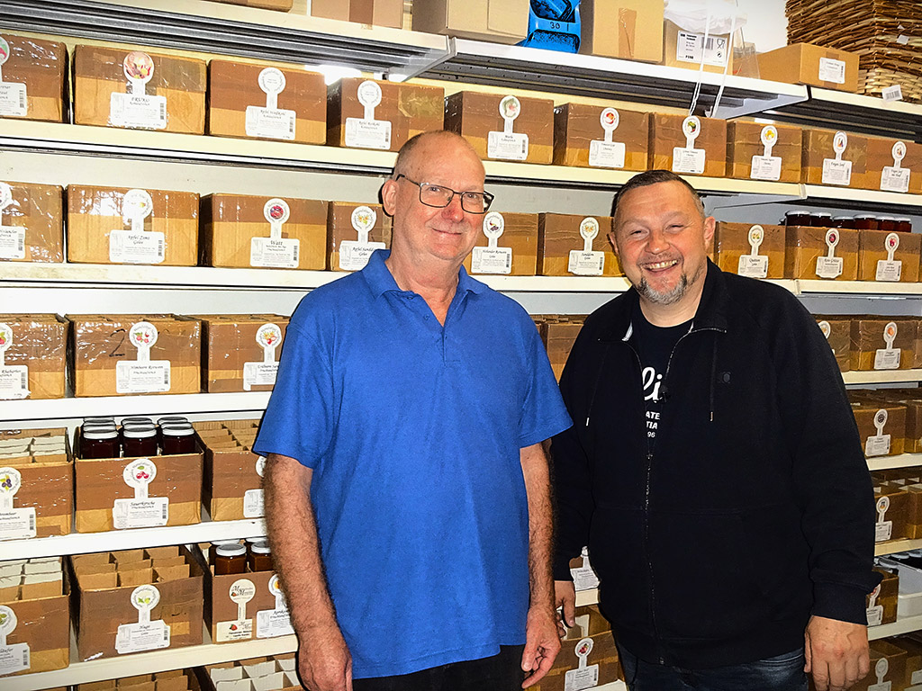 Mayk und Hans-Uwe Galshoff im Marmeladen Lager